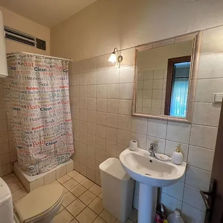 بيت للعطل Sea & Sun Retreat Vrasná