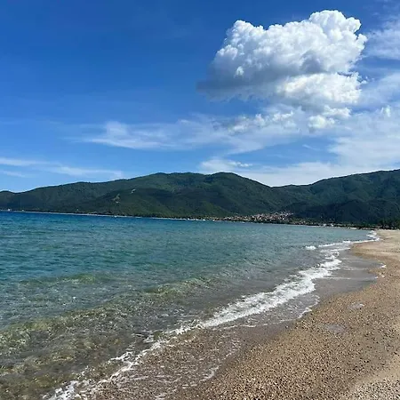 Sea & Sun Retreat 펜션 Vrasná