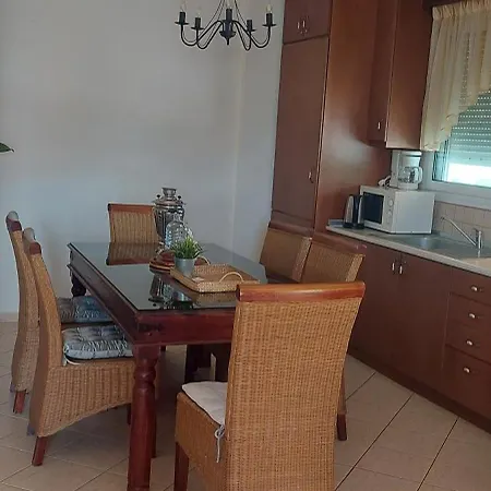 Sea & Sun Retreat بيت للعطل