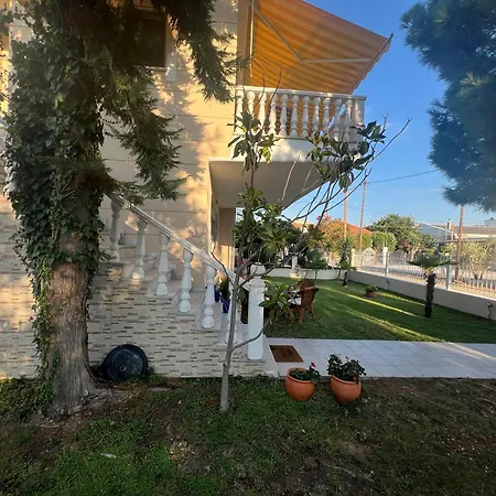 Ваканционна къща Sea & Sun Retreat Vrasná